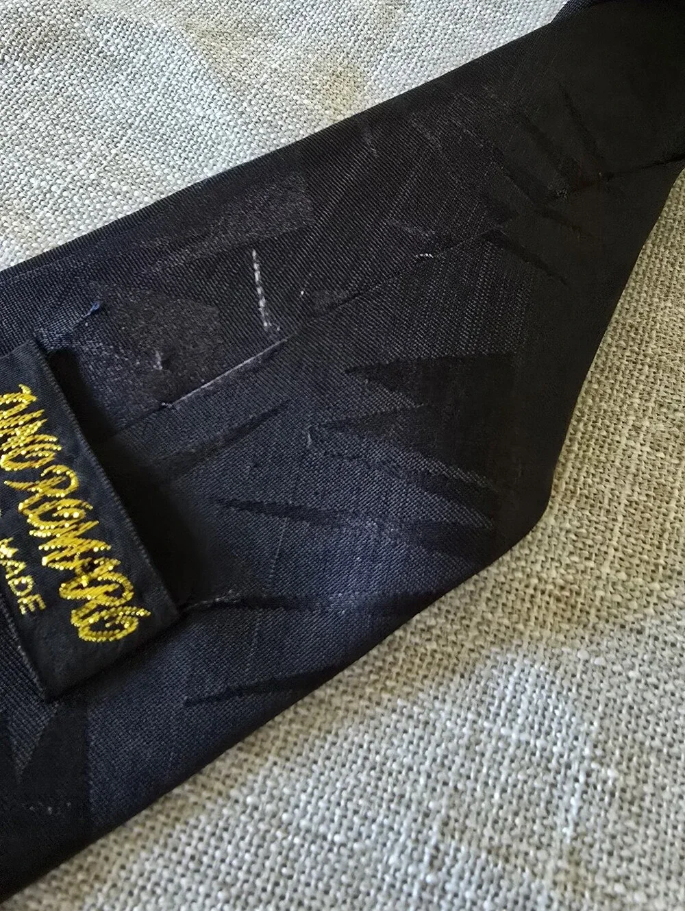 Vintage Dino Romaro Necktie Basketball New York City Hand Made Graphics